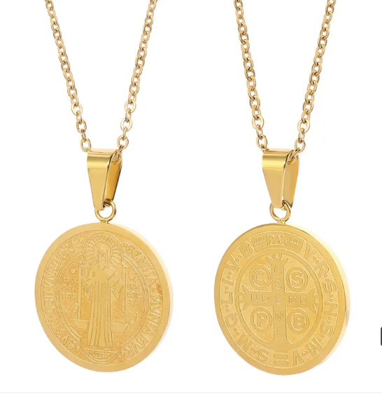 Naszyjnik z Okrągłym Wisiorkiem w Kształcie O