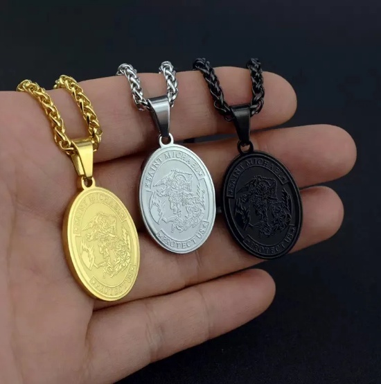 Owalny Naszyjnik z Portretem Anioła ze Stali Nierdzewnej