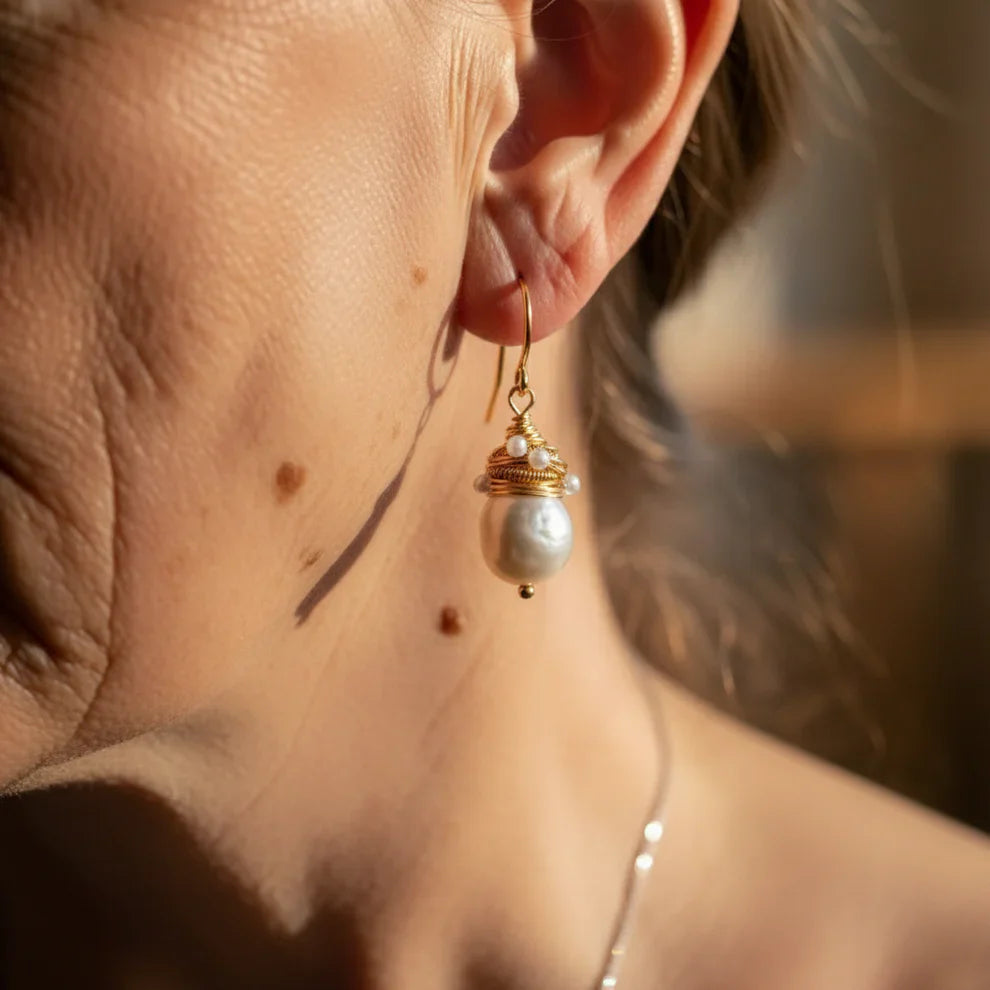 Kolczyki Vintage z Perłą i Złotymi Włóknami