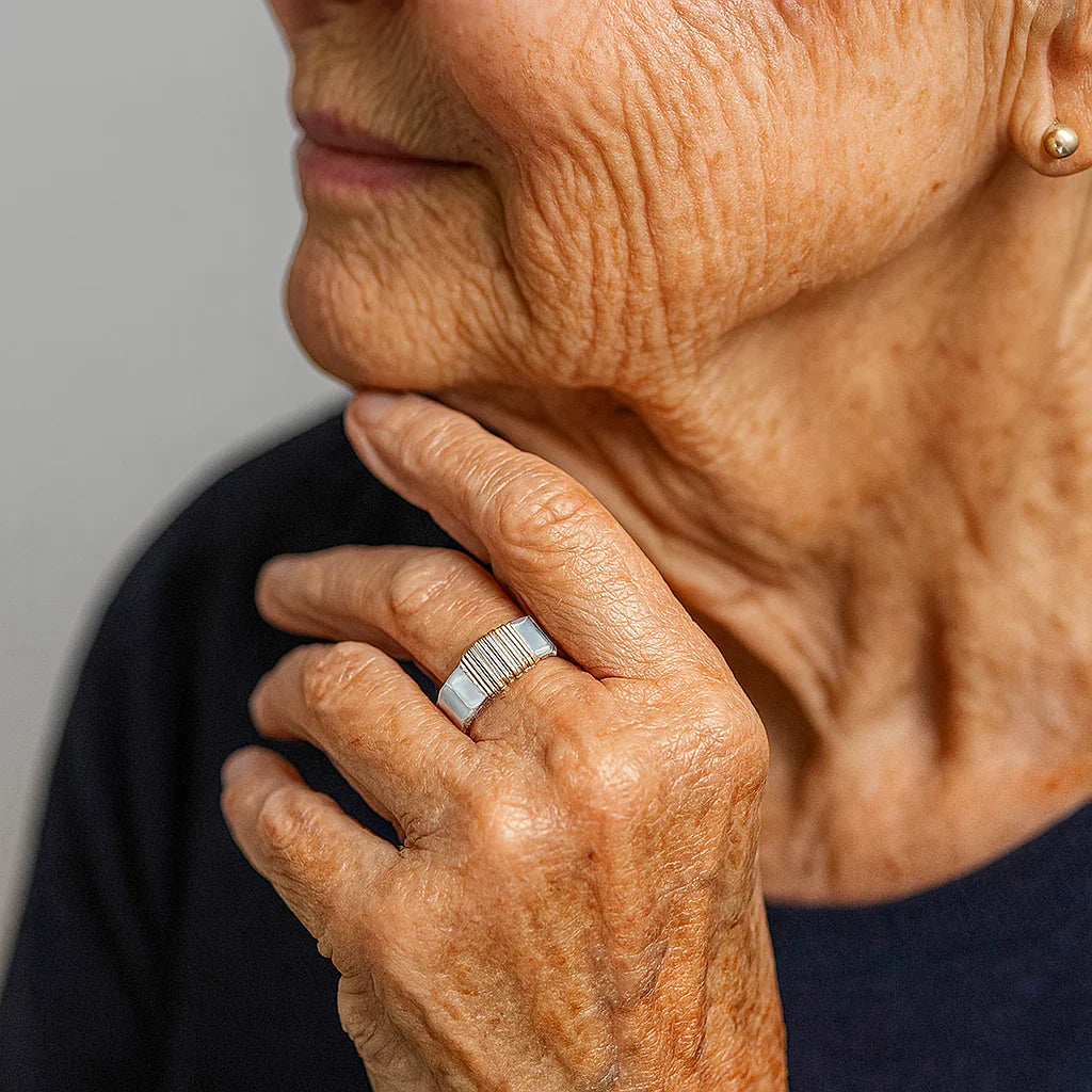 Anel Boho Złote Sznurki