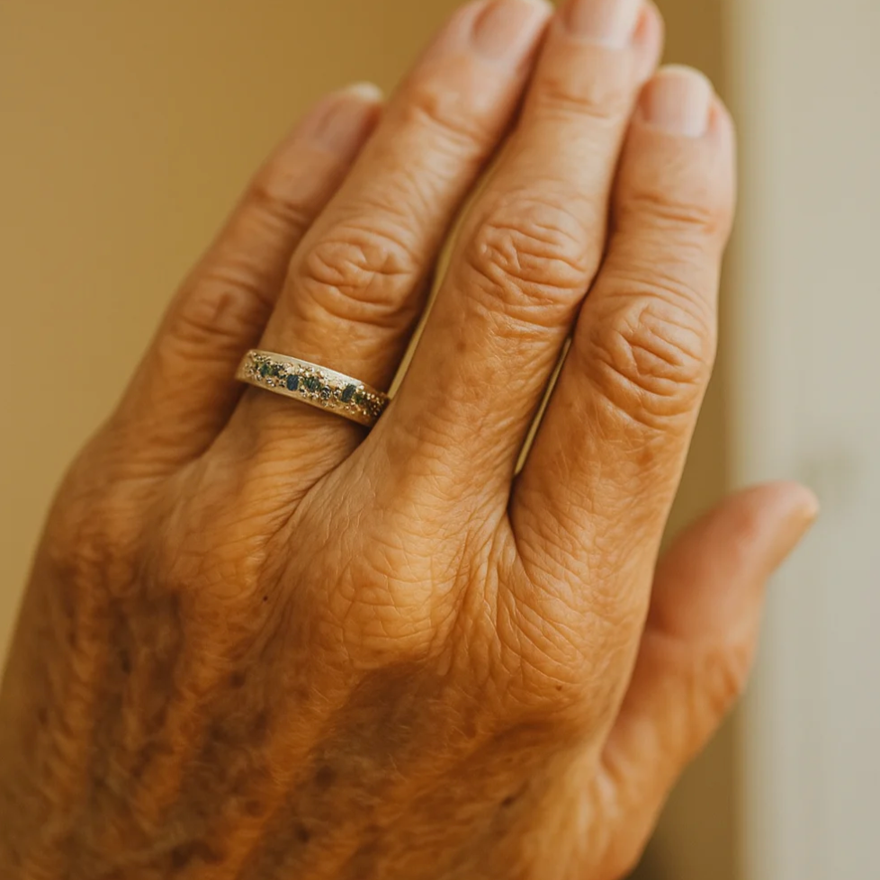 Kolorowy vintage złoty pierścionek