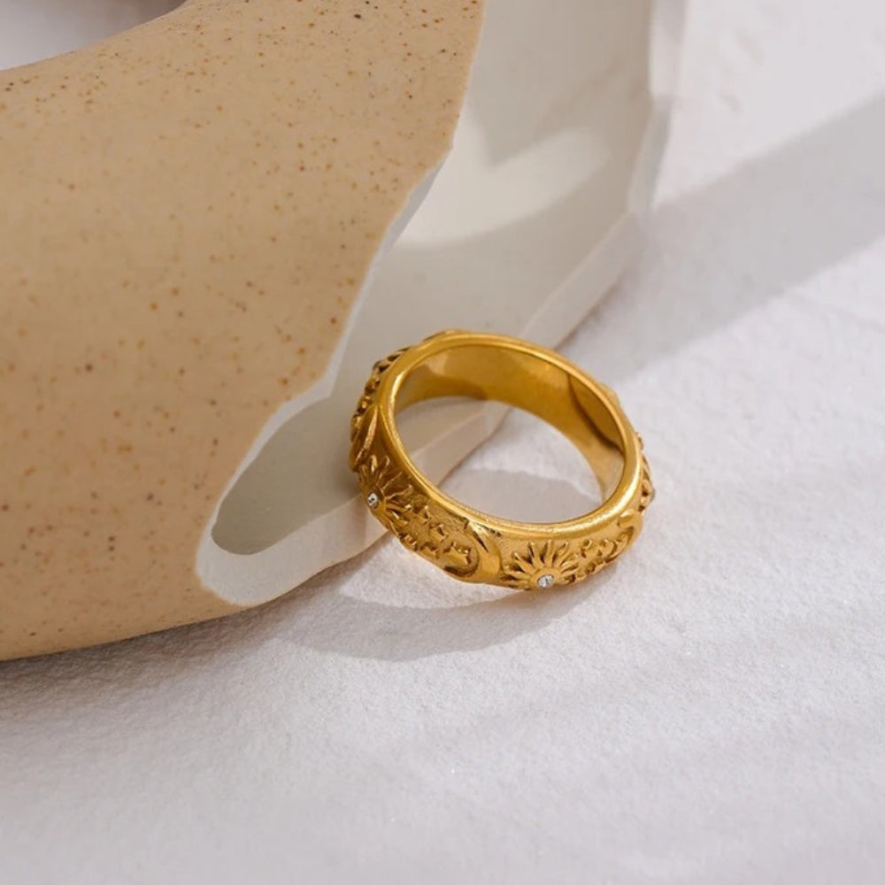 Vintage Pierścionek z Słońcem, Księżycem i Gwiazdą